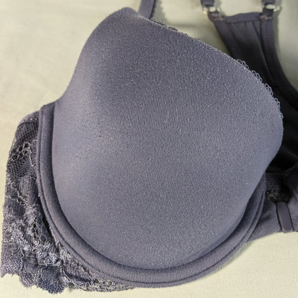 Victoria Secret 34C Body By Victoria lined Demi blue w/front close & lace! GUC!